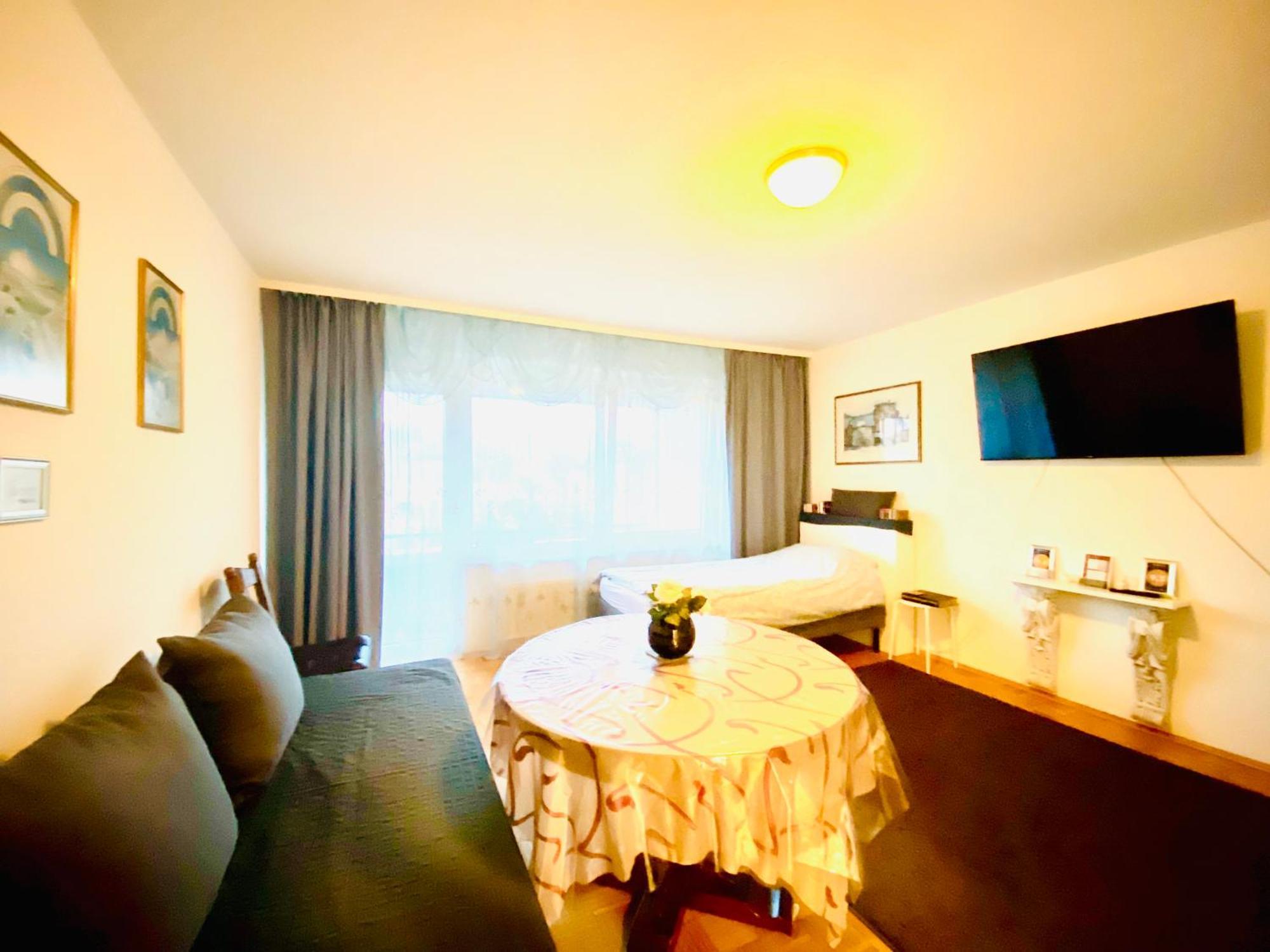 Welcome To Messe!-Two-Bedroom Apartment&Balcony Hanovre Extérieur photo